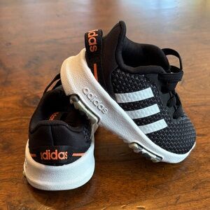 New no Tags Adidas Kids Black and White Sneakers with Orange Accents, Size 3